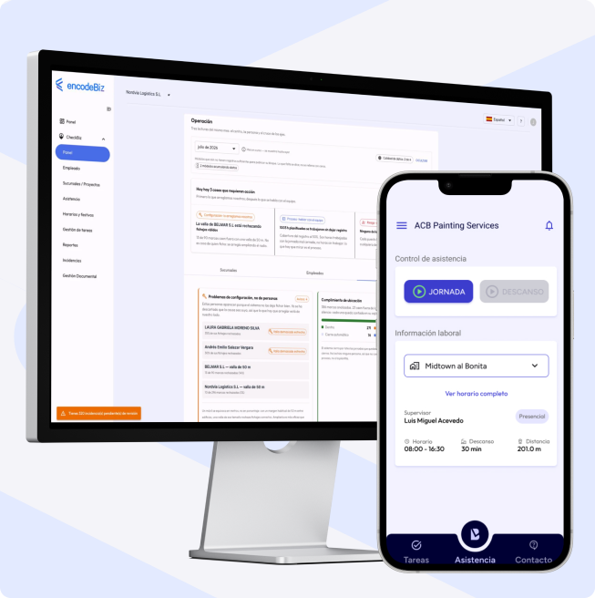 CheckBiz360: el panel de análisis en un monitor de escritorio y la app de fichaje en el móvil